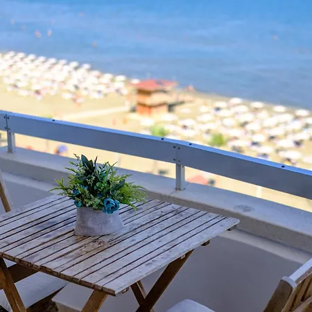 Lazuli Sea View Beachfront- Ap 61 *