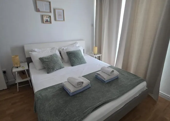 Lazuli Sea View Beachfront- Ap 61 *