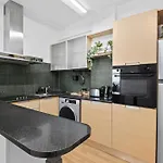 Lazuli Sea View Beachfront- Ap 61 דירה