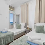 Lazuli Sea View Beachfront- Ap 61 * לרנקה