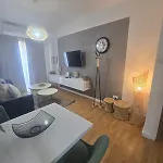 Lazuli Sea View Beachfront- Ap 61 דירה *