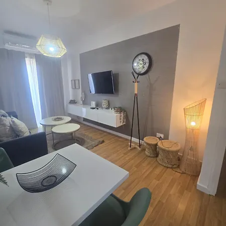 Lazuli Sea View Beachfront- Ap 61 Апартаменти *