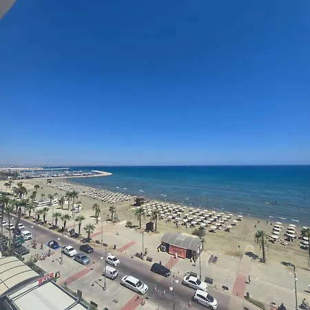 Апартаменти Lazuli Sea View Beachfront- Ap 61 Ларнака