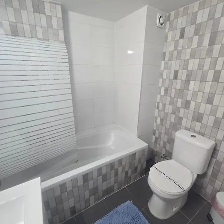 Апартаменти Lazuli Sea View Beachfront- Ap 61 *