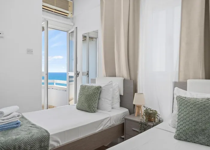 Lazuli Sea View Beachfront- Ap 61 Lárnaca