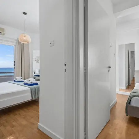 Lazuli Sea View Beachfront- Ap 61 Apartment